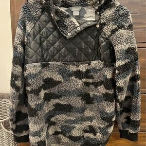 Camo Sherpa